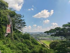-伊岭岩风景区