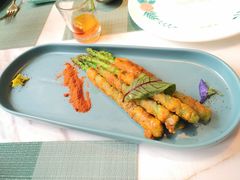 香煎芦笋楠肉卷-蜜桃花开·中西融合菜E&W(南长街店)