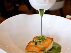 香扒龙趸配白芦笋和裴翠奶油汁-Jean Georges