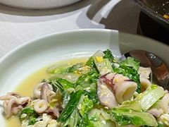 笔管鱼小白菜-开海·红岛海鲜虾水饺(石老人店)