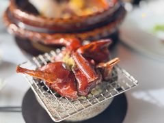 招牌脆皮乳鸽-悦轩中餐厅·高空江景·杭州柏悦酒店