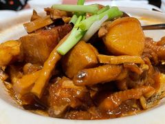 东坡鲍鱼焖凤爪-南麓·浙里(外滩店)