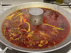 -爱你您·自家鱼塘·活水喷泉鱼火锅(八里店)