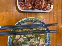 -爆炸头阿姨小四川正宗川味小吃(无任何分店)