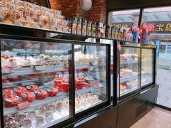 面包甜点陈列柜-皇冠幸福里动物奶油生日蛋糕(万达店)