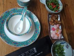 -毛辣果·贵州红酸汤牛肉火锅(西单店)