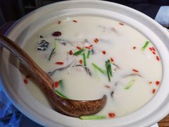鱼钩鱼炖汤-老阿爸鲜鱼土菜(昆山花桥店)