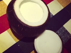 -志龙皇冠吃货椰子铺