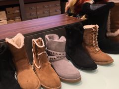 -UGG(燕莎奥特莱斯购物中心店)