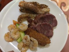 -荣誉国际酒店-云顶旋转餐厅