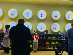 -m豆巧克力世界(上海世茂广场店)