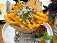 -Mark&Mars Restaurant