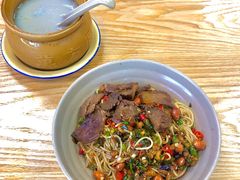 牛肉拌粉-万方圆拌粉瓦罐汤(九江湖滨店)