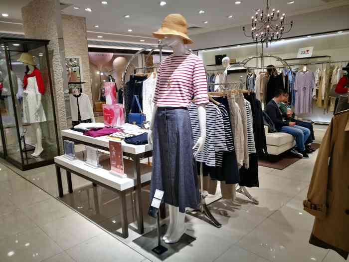 无锡橙v有特权#  23区是日本恩瓦德onward旗下著名时尚女装品牌.