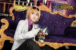 -星元素cosplay动漫摄影写真工作室