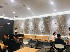 大堂-龙治汉堡(中华城店)