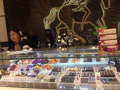 面包甜点陈列柜-GODIVA(国际金融中心店)