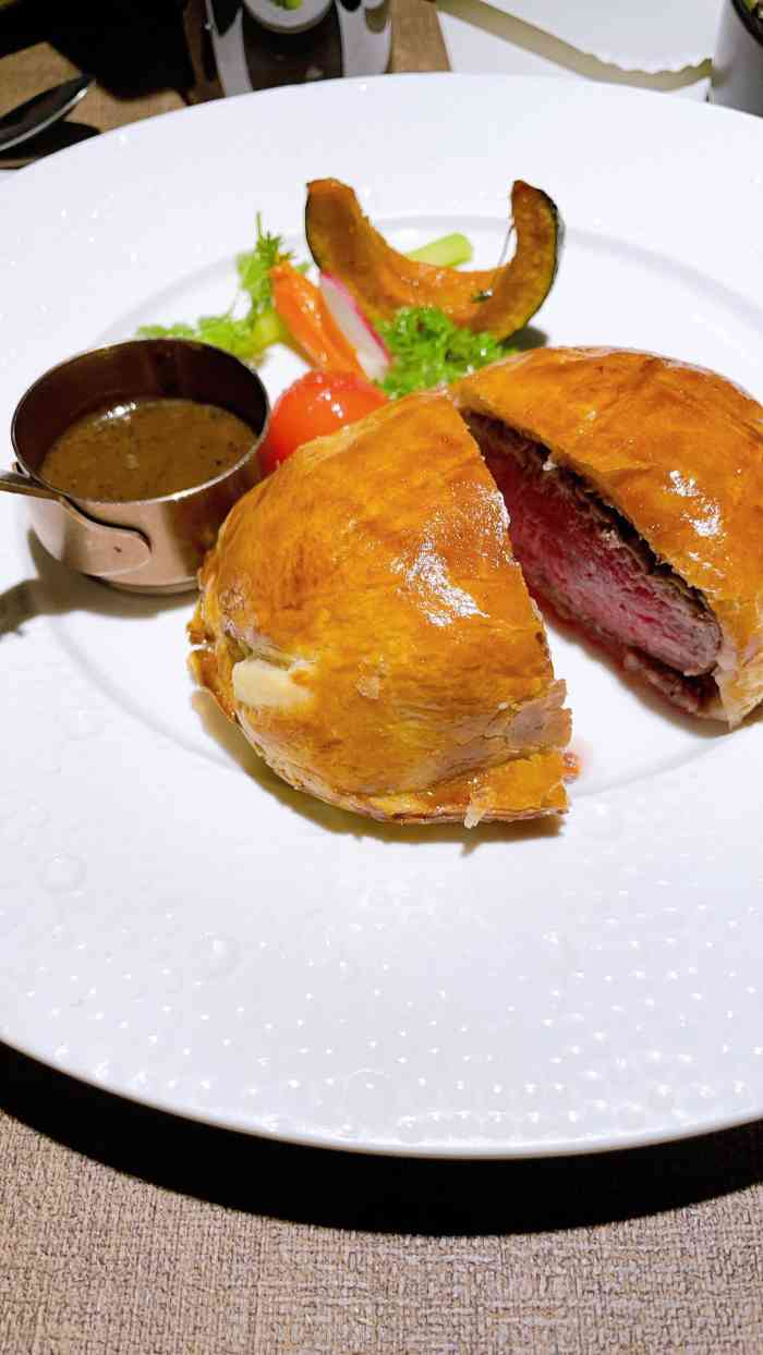 厚德牛排(文化广场店)-"[薄荷]环境:安安静静,人不多,整洁,.