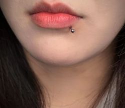 -AI艾耳·专业手工耳洞·穿孔美学馆