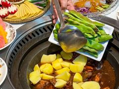 -哈尔滨烧烤·山河村铁锅炖(交大店)