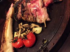 -恰餐厅及酒吧 CHAR Bar & Grill (北京丽都皇冠假日店)
