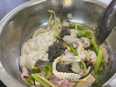 -周良天山牛杂城(天山路总店)