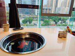 靠窗位-卤校长重庆火锅(国兴店)
