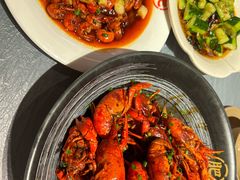 -肥肥虾庄·金牌油焖大虾(东湖欢乐谷店)