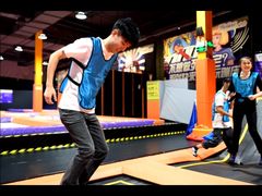 -Tenker Club弹刻极限主题公园 · 蹦床 · 团建 · 生日派对(大关店)