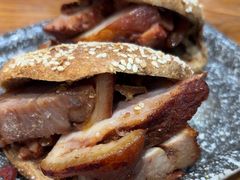 -老天桥酱肉烧饼夹肘子(天桥店)