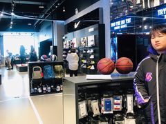 -NIKE品牌体验店(金源新燕莎店)