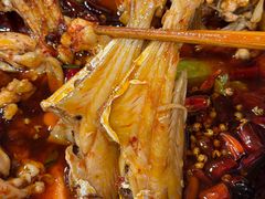 -鸿顺老铁锅美蛙鱼府(解放碑店)