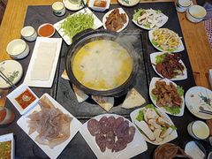 -有一锅·野生菌黑山羊腊排骨火锅(古城北门店)