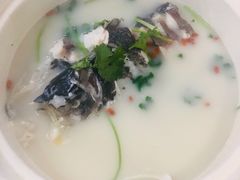 千岛湖浓汤鱼头-万景饭店·鱼街农家菜