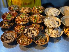 -董哥山城碗碗香(美专校街店)