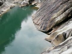 -燕子河大峡谷天坑仙境