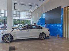 -上海宝宁宝马4S店