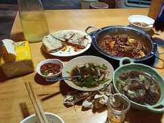 -大众跷脚牛肉馆·非遗传承单位(峨眉山店)