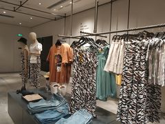 -URBAN REVIVO(西安Momopark店)