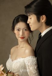 -798婚纱摄影·原创定制品牌店
