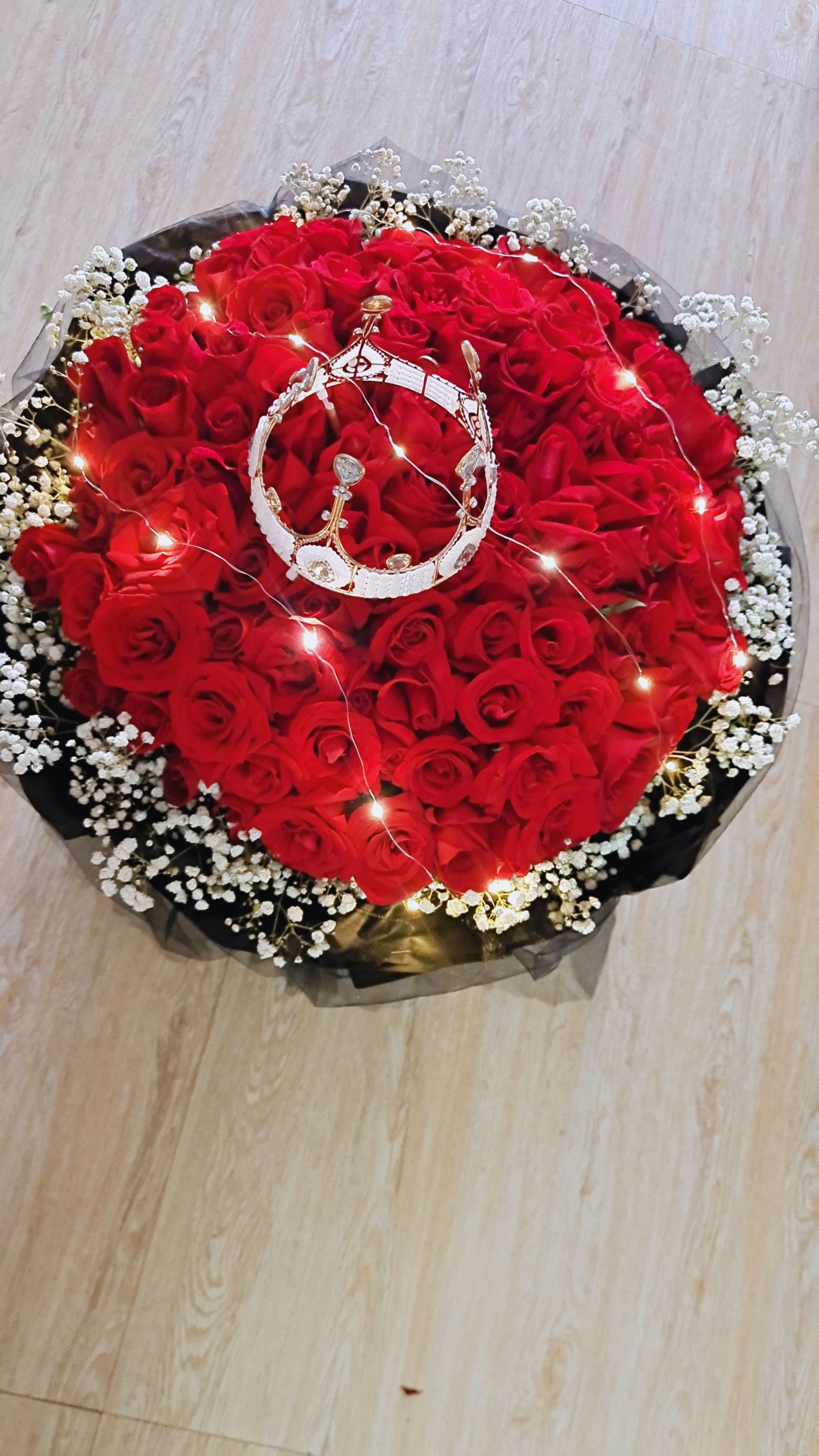 99朵红玫瑰花束