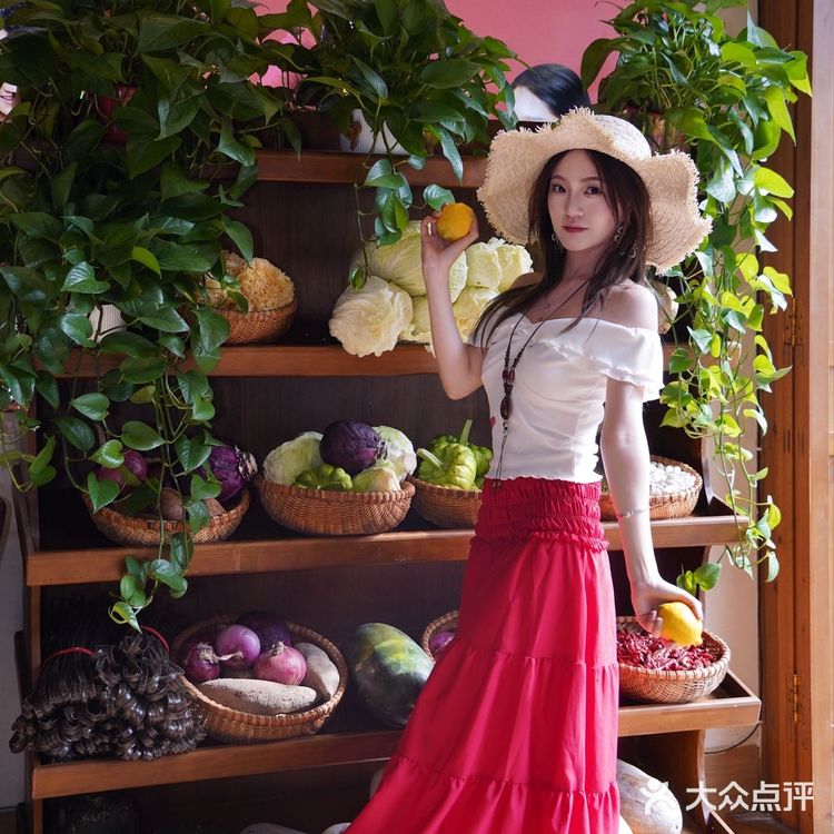 把整座云南花园搬进魔都的深夜食堂😫😫
