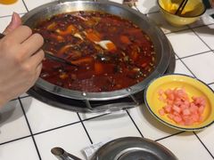 -晓彭肥肠鸡·泡椒鸡火锅(水木天地店)