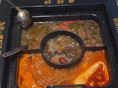 -老牌坊云南鱼豆花火锅(哈西万达店)