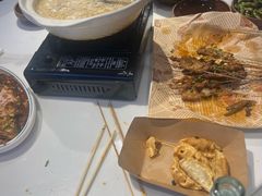 -老街烧烤大排档·地道湖北菜·龙虾馆(汉口火车站店)