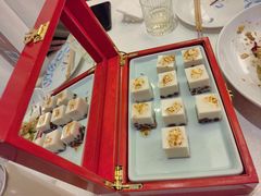 -品海楼·大连海胆锅贴馆(东港店)