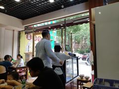 大堂-清真老铁家泡馍(西荷店)