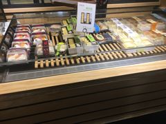 面包甜点陈列柜-法贝滋动物奶油蛋糕(广益哥伦布店)