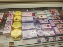 零售区-好利来(鞍山站前店)