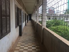 -吐斯廉屠杀博物馆